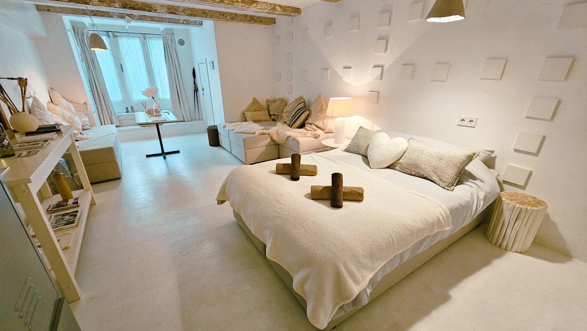 The White Wilde - Studio In A Historic Canalhouse From 1799